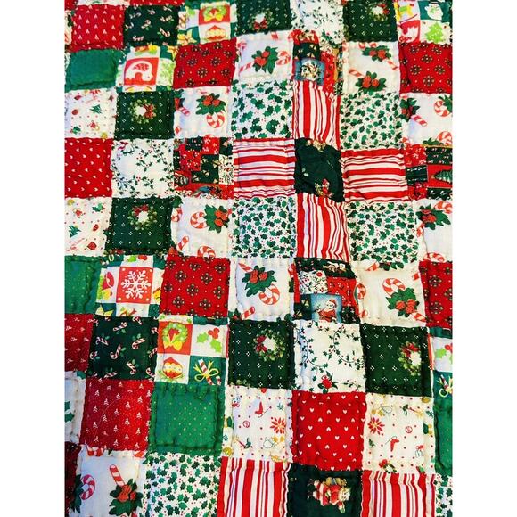 Beautiful Handsewn/Handmade Patchwork Christmas-themed Lap/Baby Quilt 34.5"x 36" - Picture 3 of 5